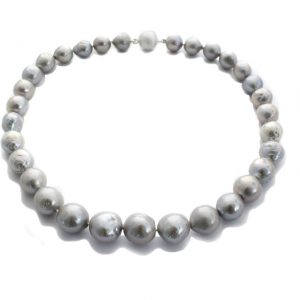 Nuclet Baroc Perlen Collier in elegantem Silbergrau
